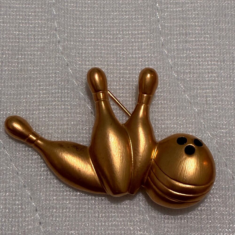 Vintage Avon Bowling Ball Pins Brooch Gold Tone Novelty Bowling Pin Signed